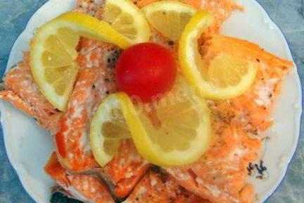 Радужная форель в духовке с лимоном