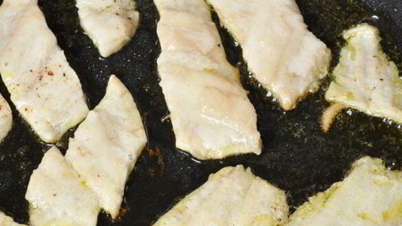 ШАГ 3. рыба под соусом бер-блан