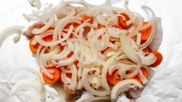 ШАГ 7. рыба с овощами в фольге