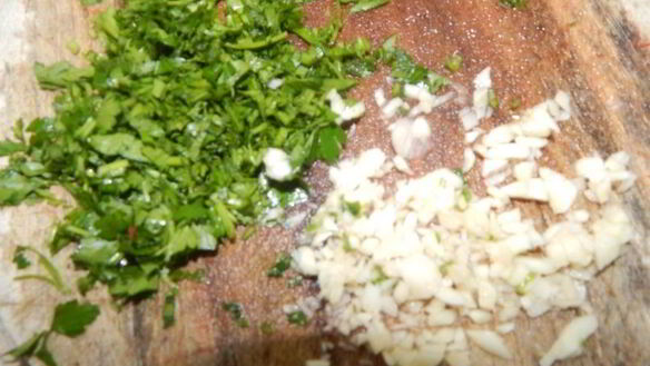 ШАГ 3. рыба в соусе киндзмари по кутаисски