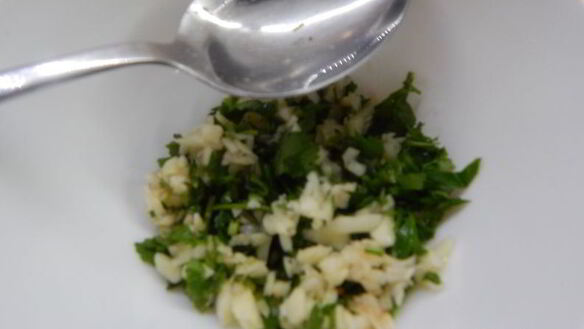 ШАГ 4. рыба в соусе киндзмари по кутаисски