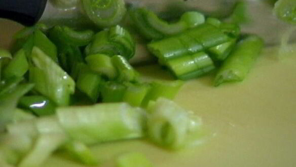 ШАГ 3. рыба, запеченная в кармане с цукини и маслинами