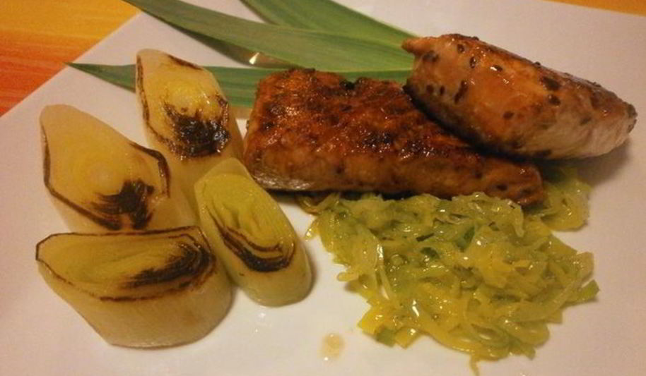 Рецепт семга с луком-пореем и ванилью