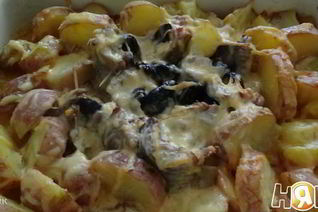 Скумбрия, запеченная с черносливом