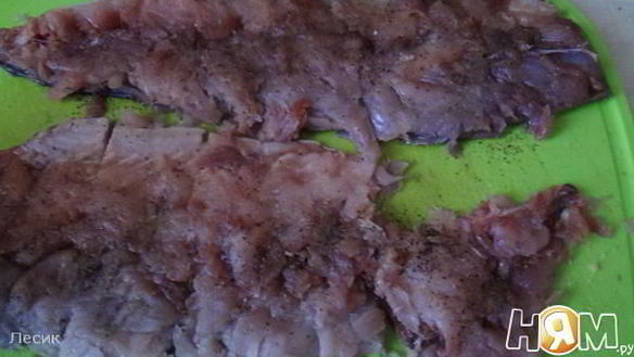 ШАГ 2. скумбрия, запеченная с черносливом