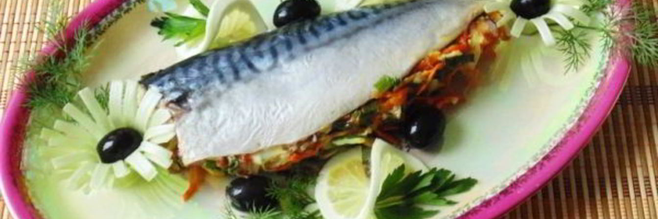 Скумбрия запеченная с овощами в фольге