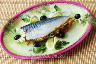 Скумбрия запеченная с овощами в фольге