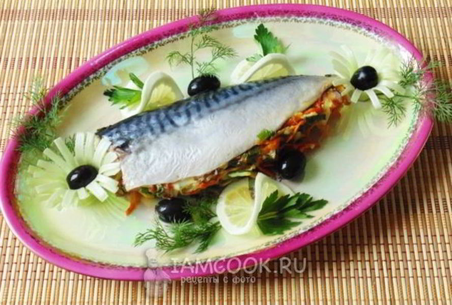 Скумбрия запеченная с овощами в фольге