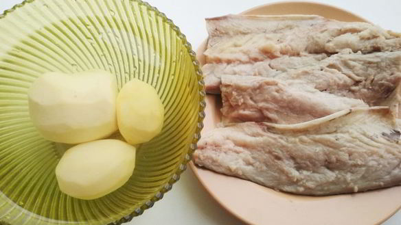 ШАГ 2. скумбрия, запеченная с вишней