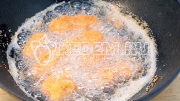 ШАГ 4. сом жареный в панировке с рисом