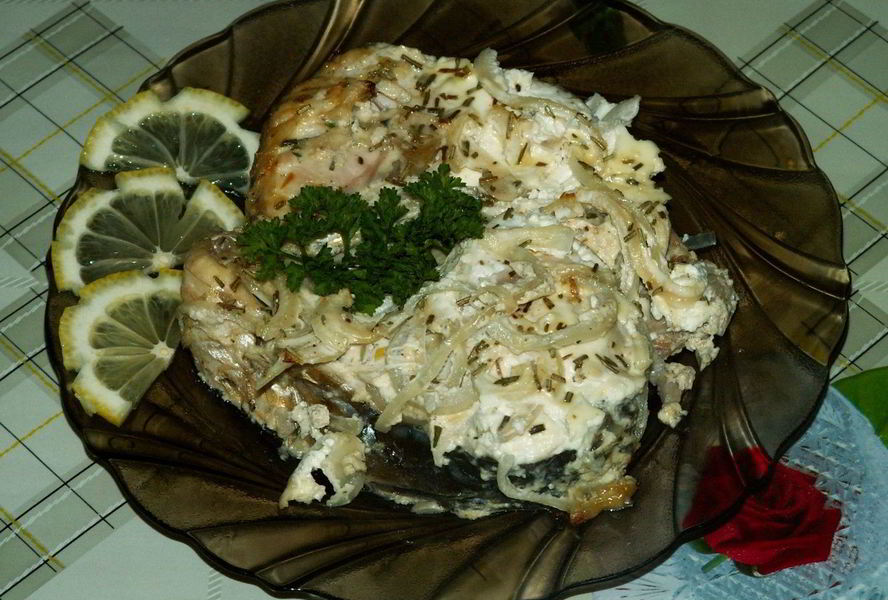 Запеченная рыба в сметане