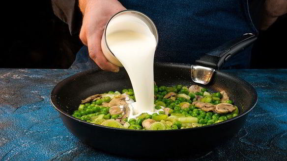 ШАГ 6. запеченный палтус с шампиньонами и горошком