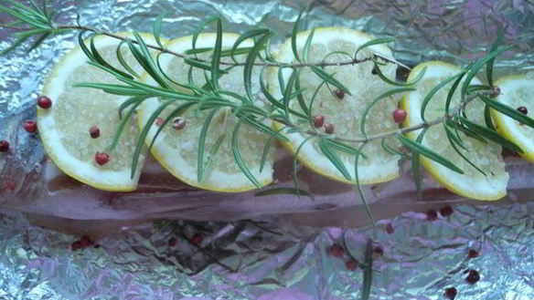 ШАГ 2. запеченный судак с розмарином и лимонами