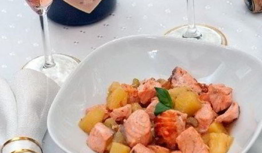 Рецепт жареный лосось с ананасами