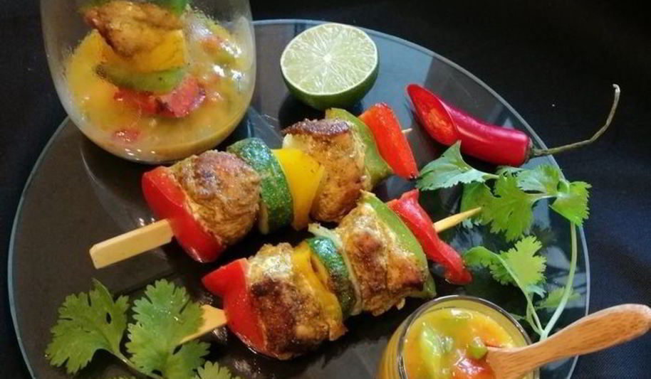 Рецепт куриный шашлычок по-карибски с манговой сальсой