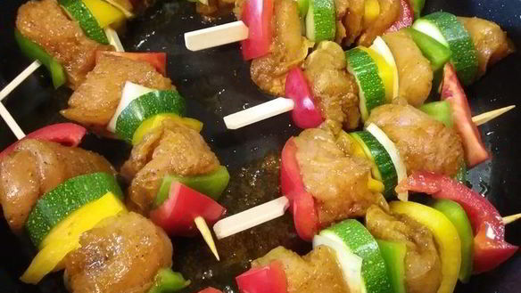 ШАГ 5. куриный шашлычок по-карибски с манговой сальсой