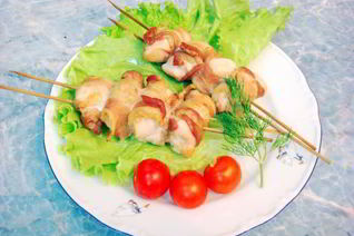 Куриный шашлык в беконе