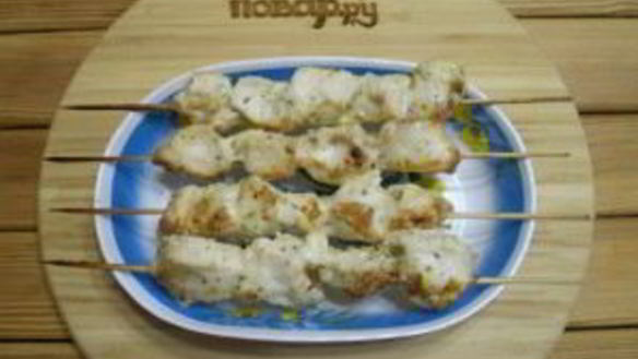 ШАГ 11. куриные шашлычки на шпажках в духовке для детей