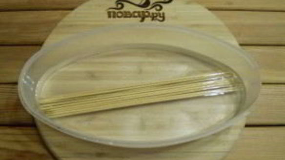 ШАГ 8. куриные шашлычки на шпажках в духовке для детей