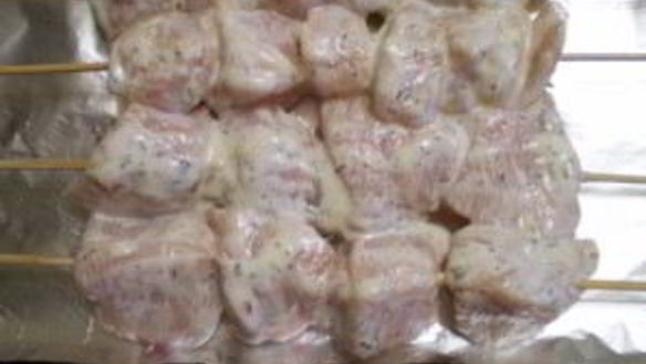 ШАГ 10. куриные шашлычки на шпажках в духовке для детей