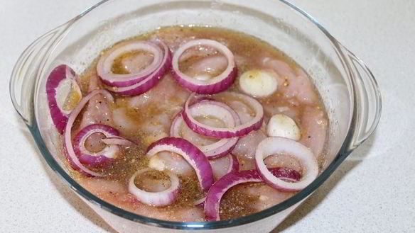 ШАГ 4. куриные шашлычки в соусе наршараб