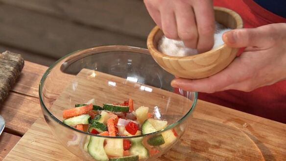 ШАГ 4. сатэ лилит икан — шашлычки из рыбы по-балийски