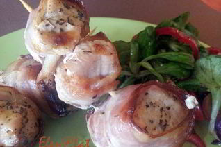 Шашлычки из индейки с базиликом и беконом