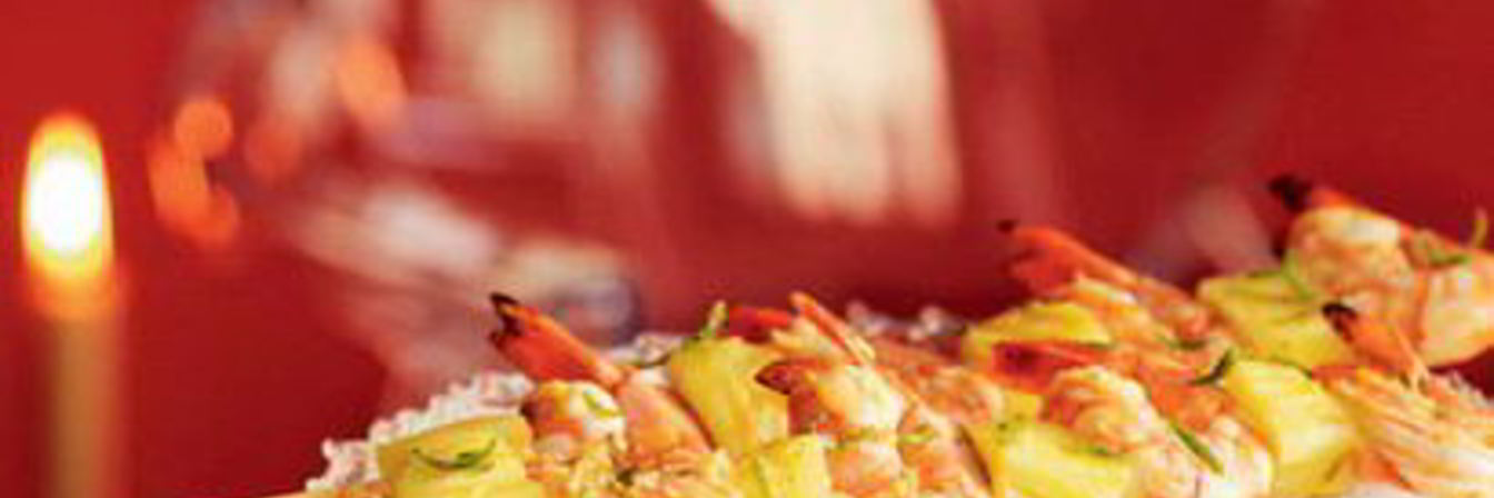 Шашлычки из креветок и ананаса