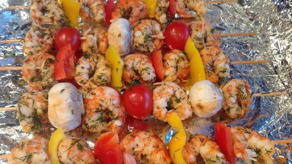 ШАГ 3. шашлычки из креветок