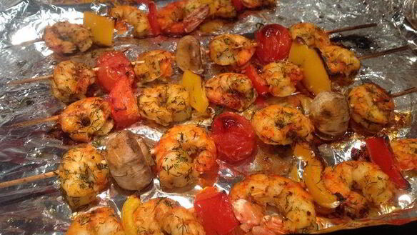 ШАГ 4. шашлычки из креветок