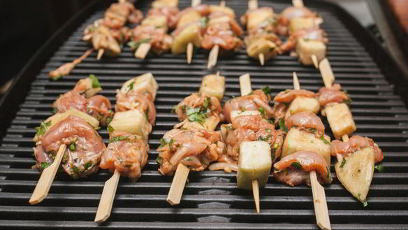 ШАГ 10. шашлычки из курицы с баклажанами