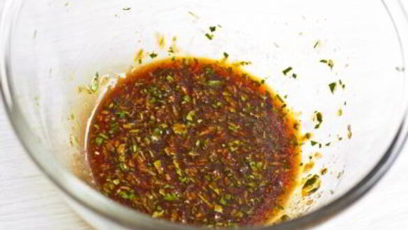 ШАГ 4. шашлычки из курицы в соевом маринаде