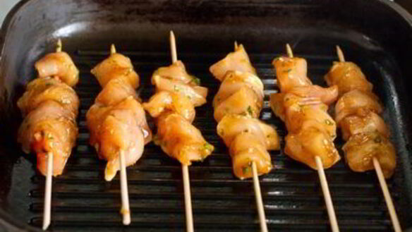 ШАГ 7. шашлычки из курицы в соевом маринаде