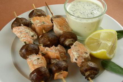 Шашлычки из лосося и грибов