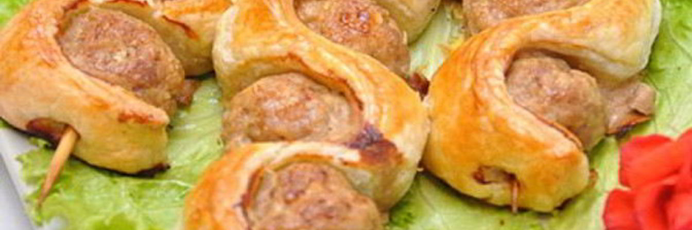 Шашлычки в слоеном тесте на шпажках