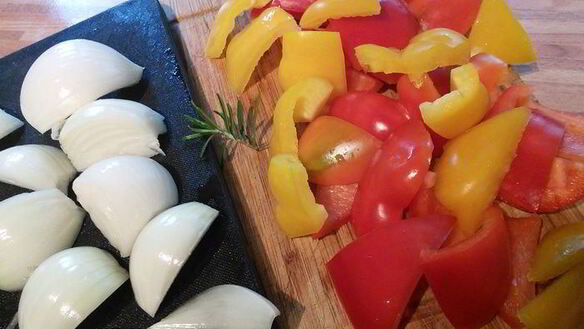 ШАГ 2. шашлычок из индюшки с розмарином