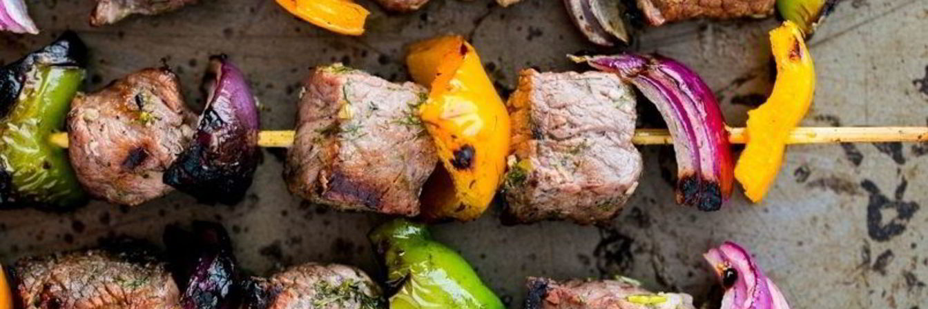 Шашлык из говядины с луком и перцем