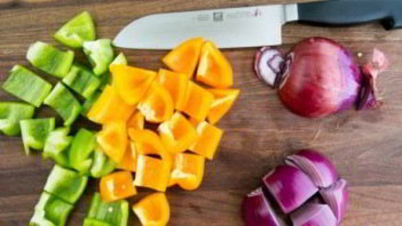 ШАГ 5. шашлык из говядины с луком и перцем