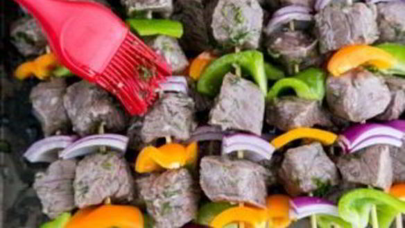 ШАГ 6. шашлык из говядины с луком и перцем