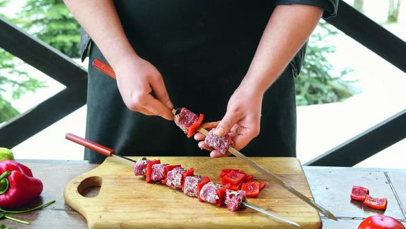 ШАГ 5. шашлык из говядины с острой сальсой