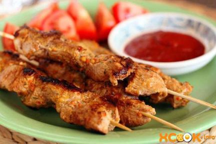 Шашлык из индейки на шпажках