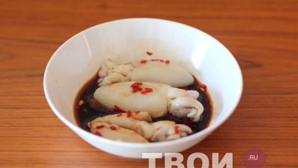 ШАГ 3. шашлык из кальмара