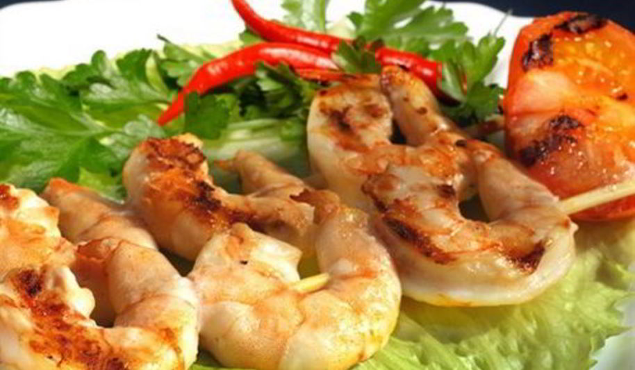 Рецепт шашлык из креветок с соусом чили