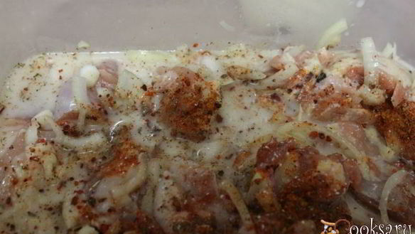 ШАГ 3. шашлык из куриного филе, маринованного в сыворотке