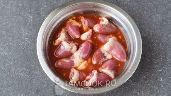 ШАГ 6. шашлык из куриных сердечек в духовке