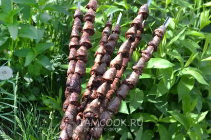 Шашлык из куриных сердечек в сметане