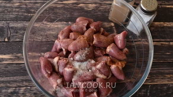 ШАГ 5. шашлык из куриных сердечек в сметане