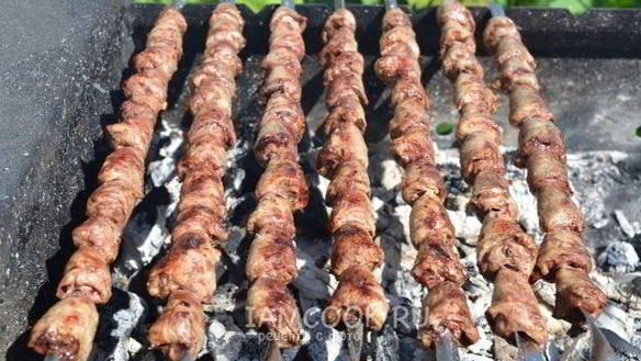 ШАГ 12. шашлык из куриных сердечек в сметане