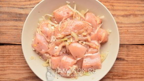 ШАГ 6. шашлык из курицы в мультиварке