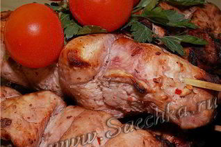 Шашлык из курицы в розовом маринаде